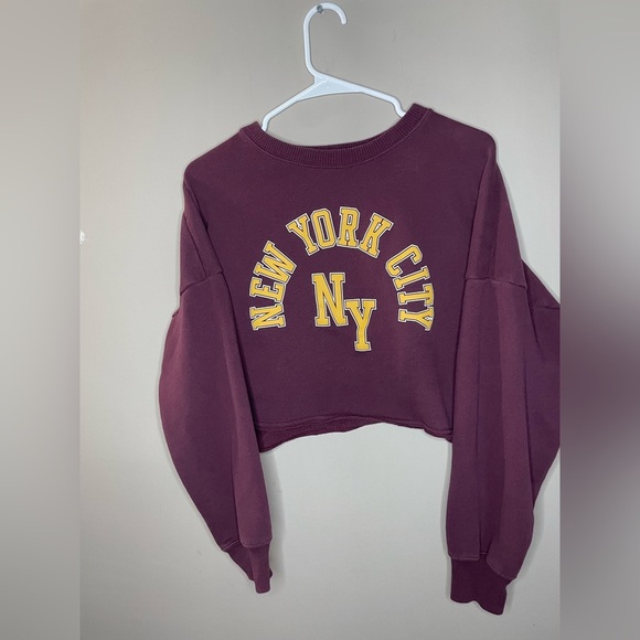 Hollister New York City Burgundy Cropped Sweatshirt Size S - Picture 1 of 3